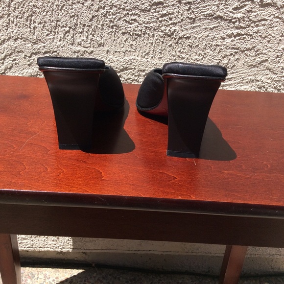 Guess Black Fabric Slide Sandals - Picture 3 of 7